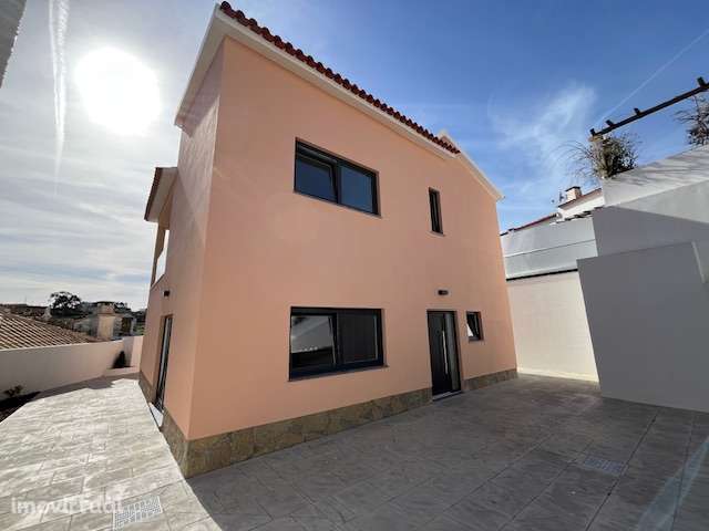 Moradia isolada renovada: Conforto e modernidade na Ericeira - Grande imagem: 2/44