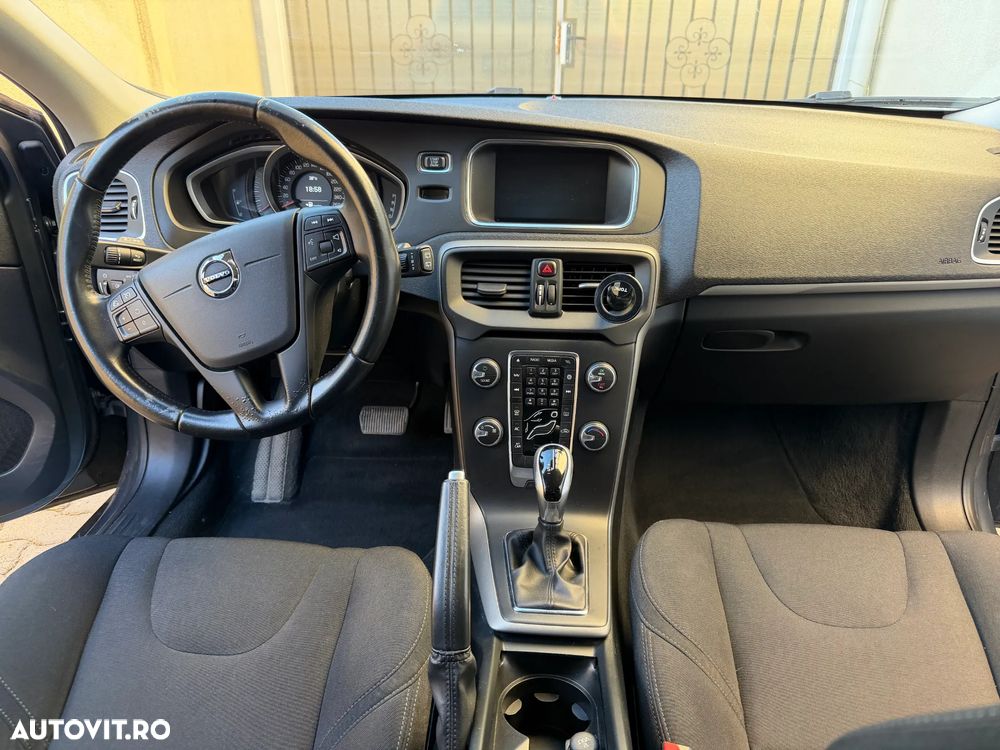 Volvo V40 D2 Geartronic Momentum - 6