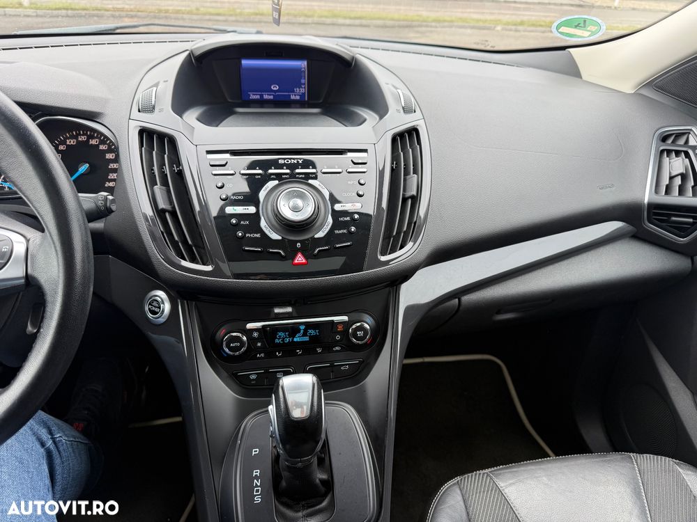 Ford Kuga 2.0 TDCi 4WD Powershift Titanium - 31