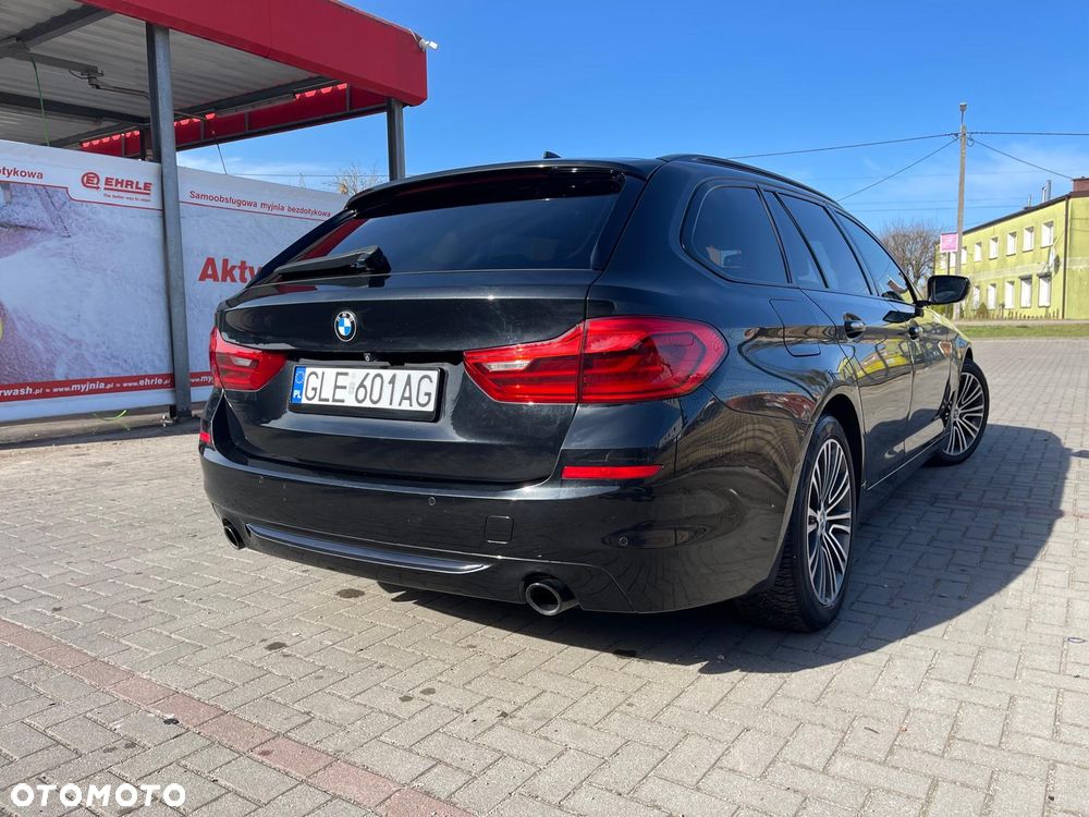 BMW Seria 5 520d Sport Line - 2