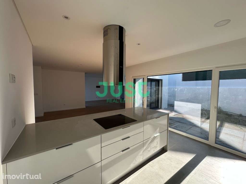 Moradia T3 com 2 suítes e piscina em Fernão Ferro. - Grande imagem: 3/13