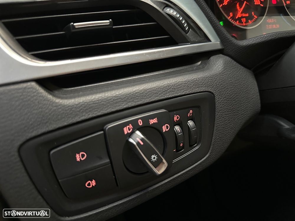 BMW X1 18 d sDrive Auto xLine - 19