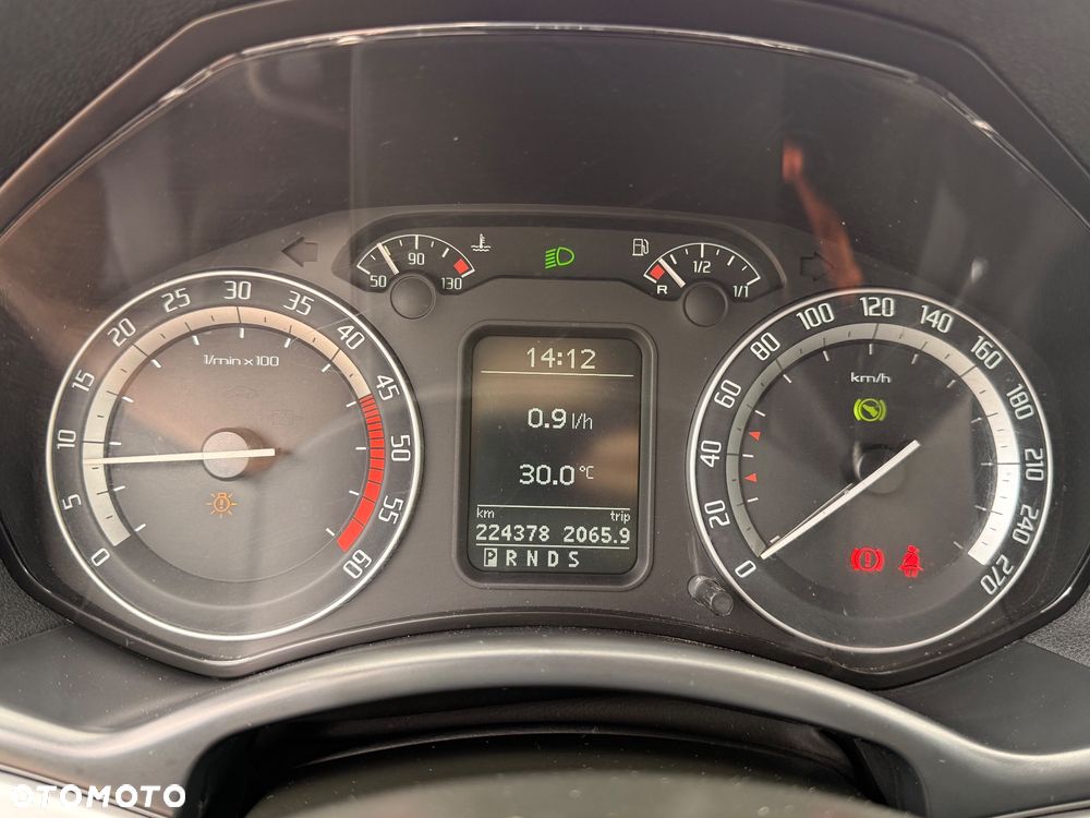 Skoda Octavia 2.0 TDI DPF RS DSG - 23
