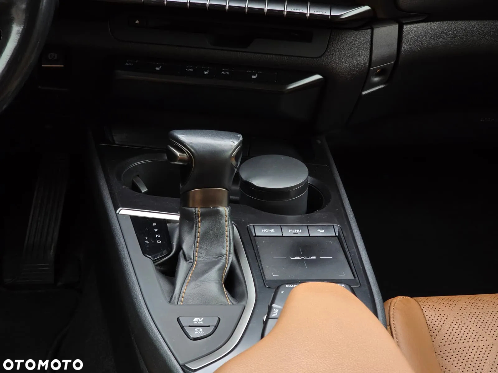 Lexus UX 250h Prestige AWD - 21