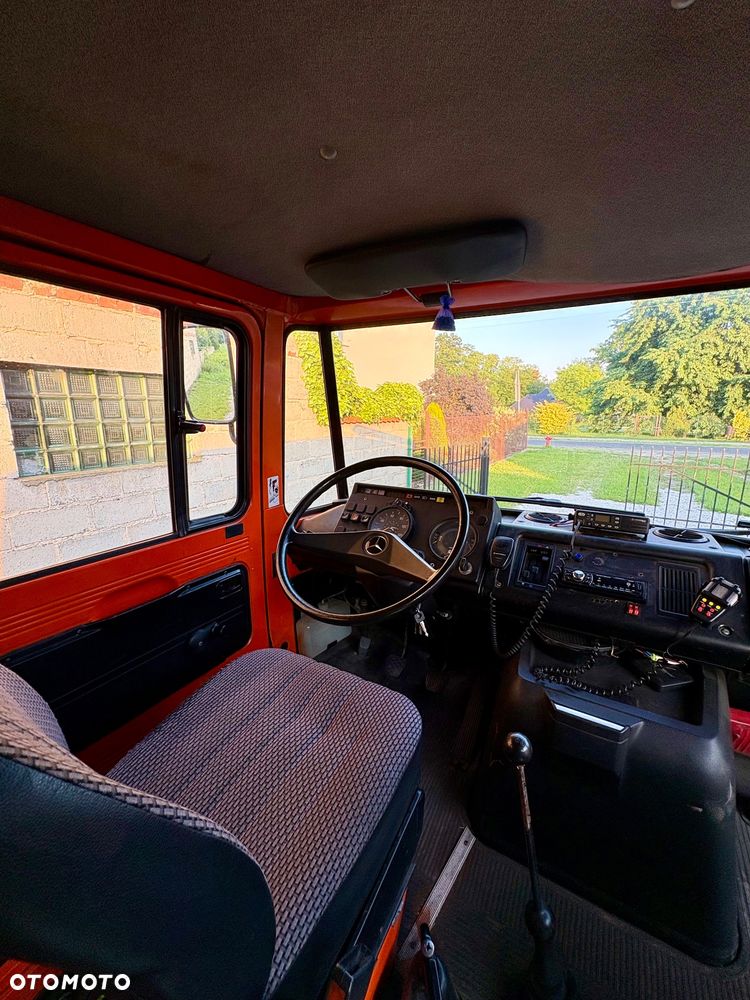 Mercedes-Benz 407D - 8