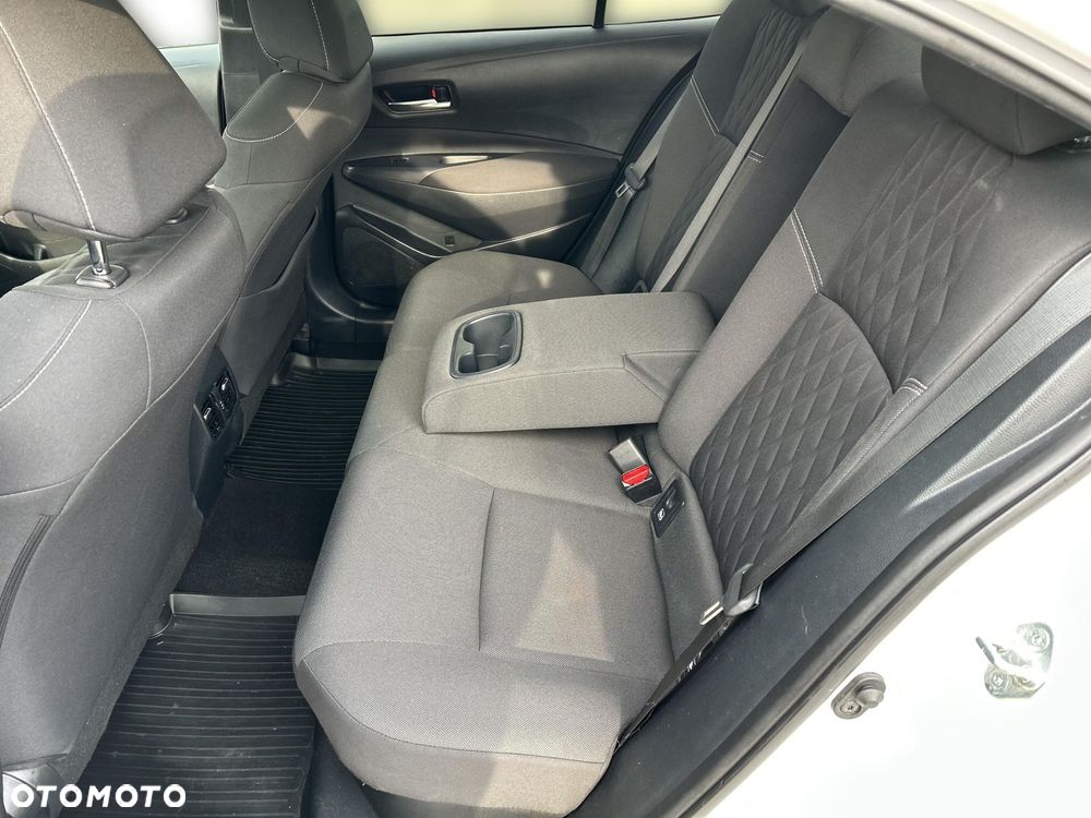 Toyota Corolla 1.8 Hybrid Comfort - 17