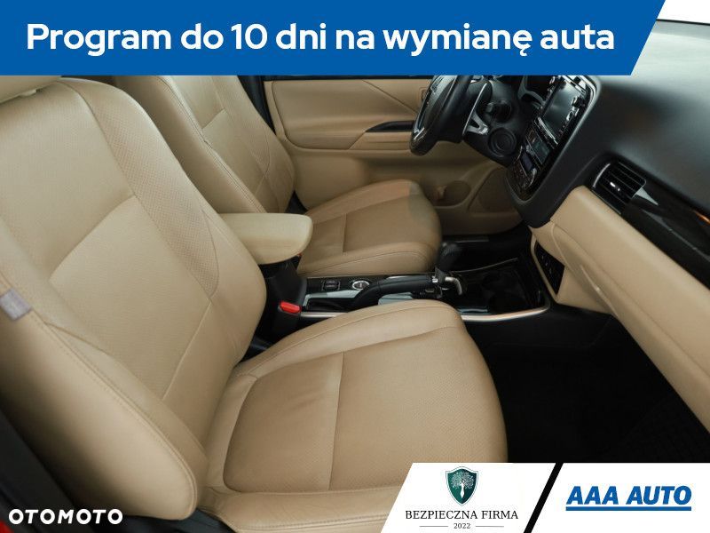 Mitsubishi Outlander - 9