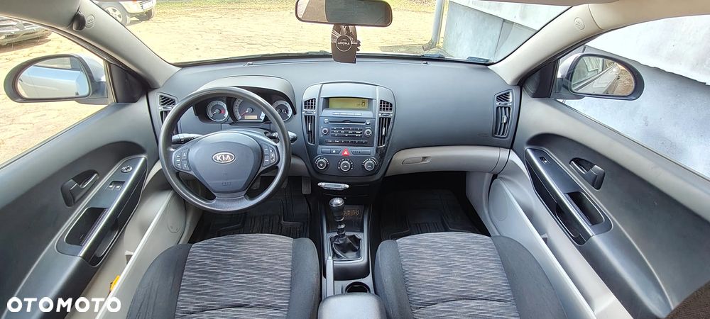 Kia Ceed 1.6 Crdi Comfort + - 5