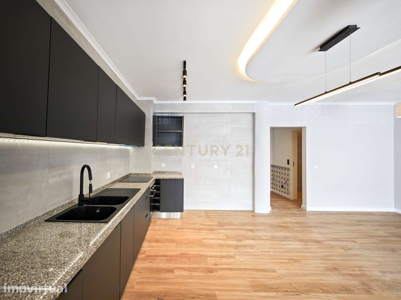 Exclusiva Moradia T5 em Oeiras – Elegância, Espaço e Luz - Grande imagem: 3/23