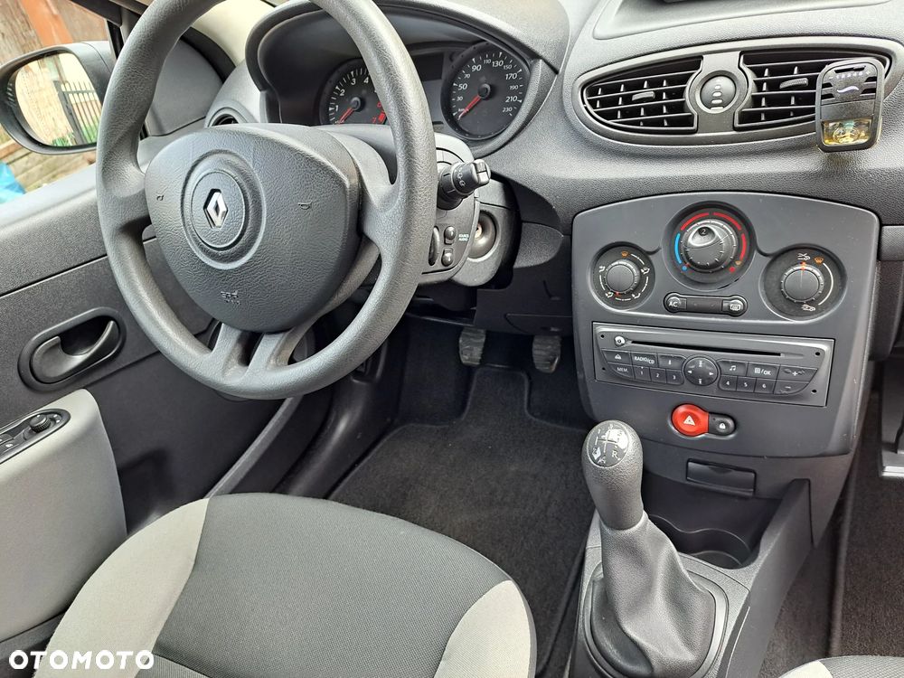 Renault Clio 1.2 16V Authentique - 17