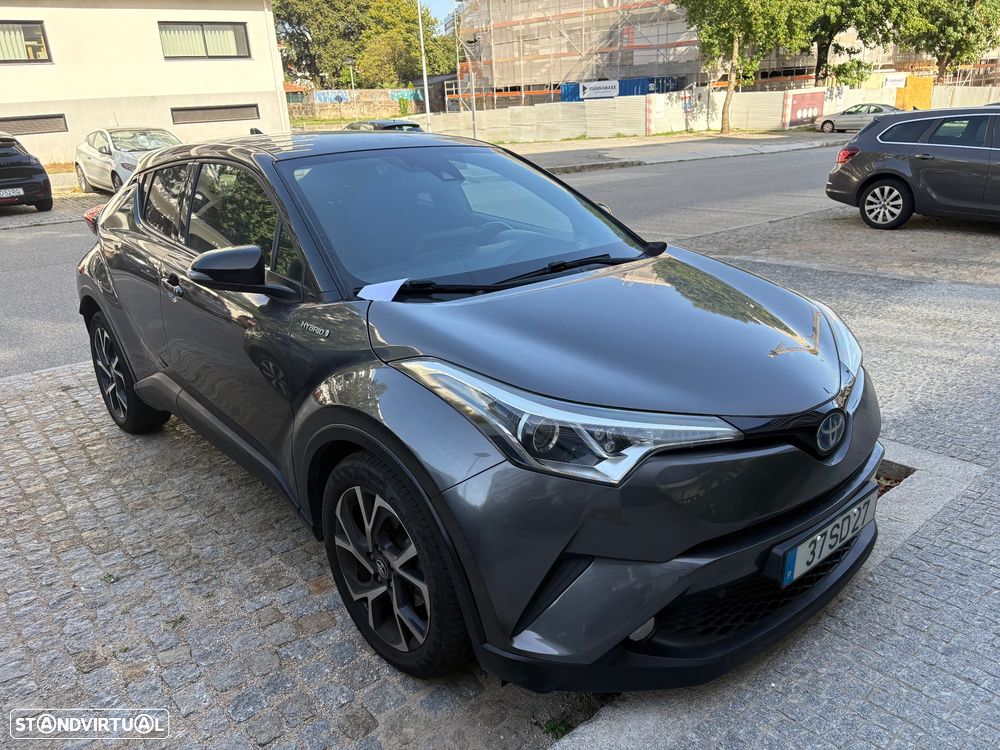 Toyota C-HR 1.8 HSD Lounge — fotografia 2