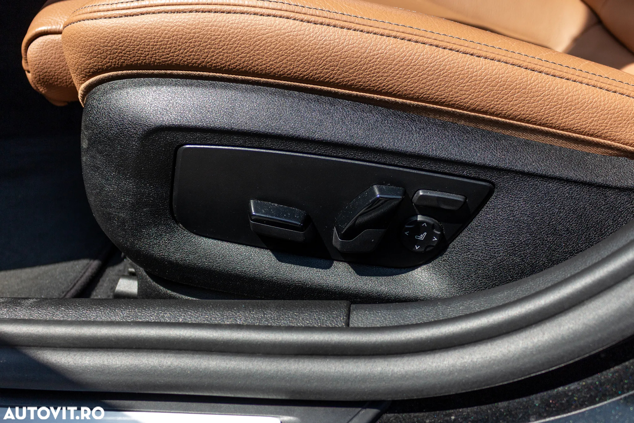 BMW Seria 5 520i Aut. Sport Line - 28
