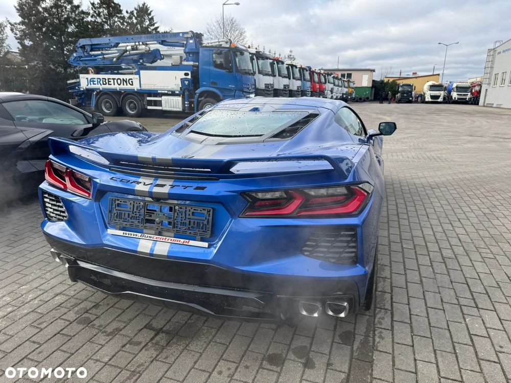 Chevrolet Corvette - 6