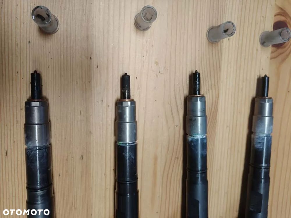 WTRYSKIWACZ 0445110369 REGENROWNY - 4