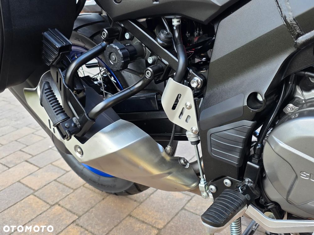 Suzuki V-STROM - 17