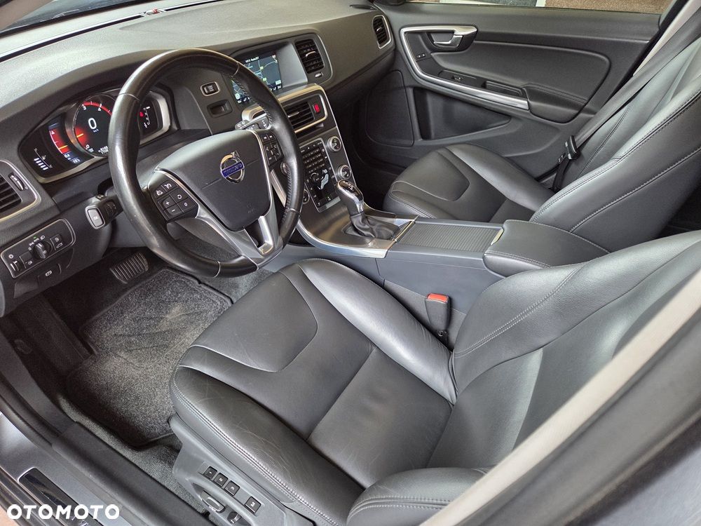 Volvo V60 Cross Country D4 Geartronic Summum - 15