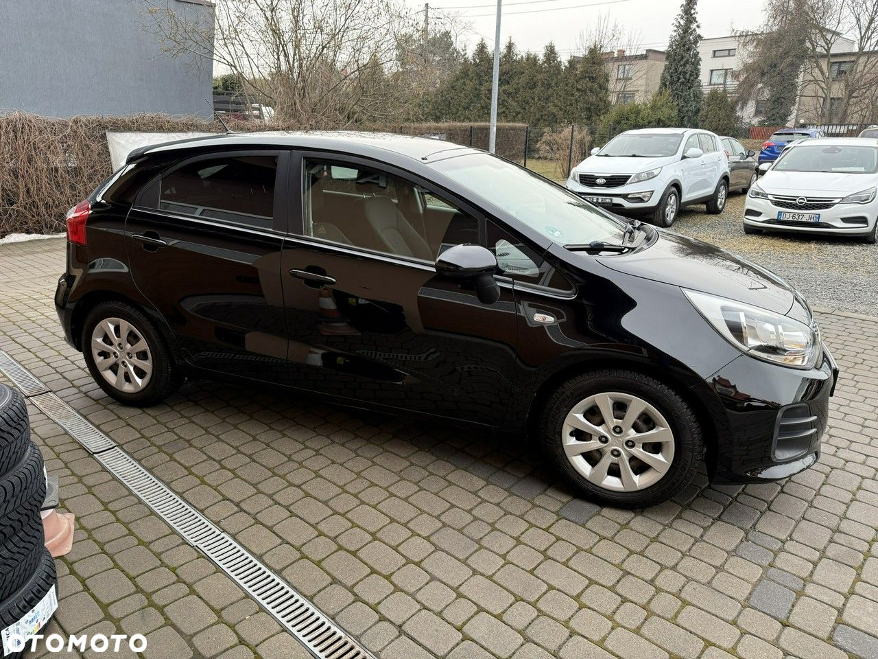 Kia Rio - 4