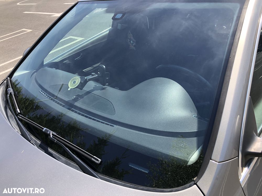 Volkswagen Passat 2.0 TDI BlueMotion Tehnology Comfortline - 9