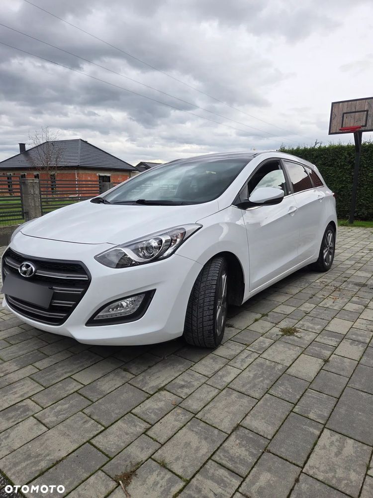 Hyundai i30 ver-kombi-1-6-crdi-dct-passion-plus - 4