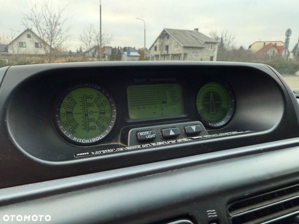 Toyota Land Cruiser - 22