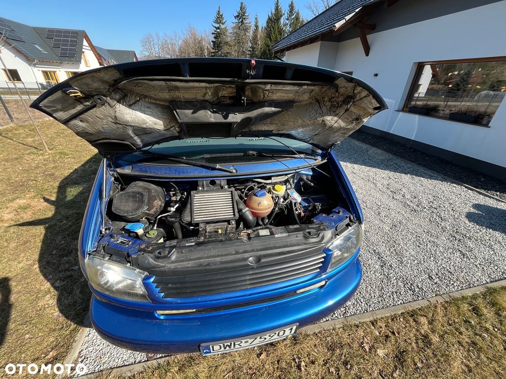 Volkswagen Multivan - 10