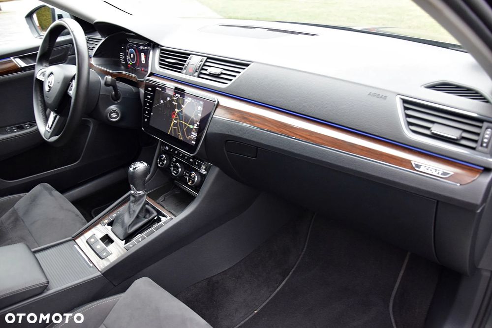 Skoda Superb 2.0 TDI 4x4 DSG Scout - 26
