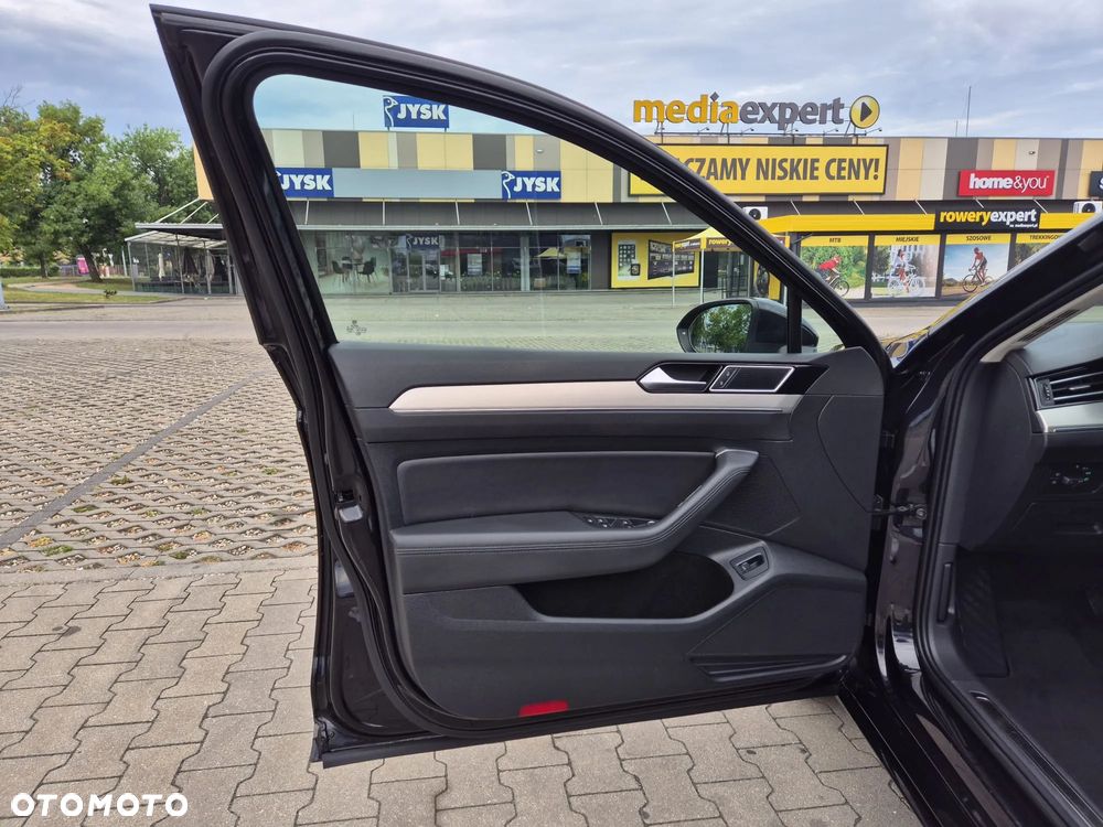 Volkswagen Passat 2.0 TDI SCR DSG Highline - 25