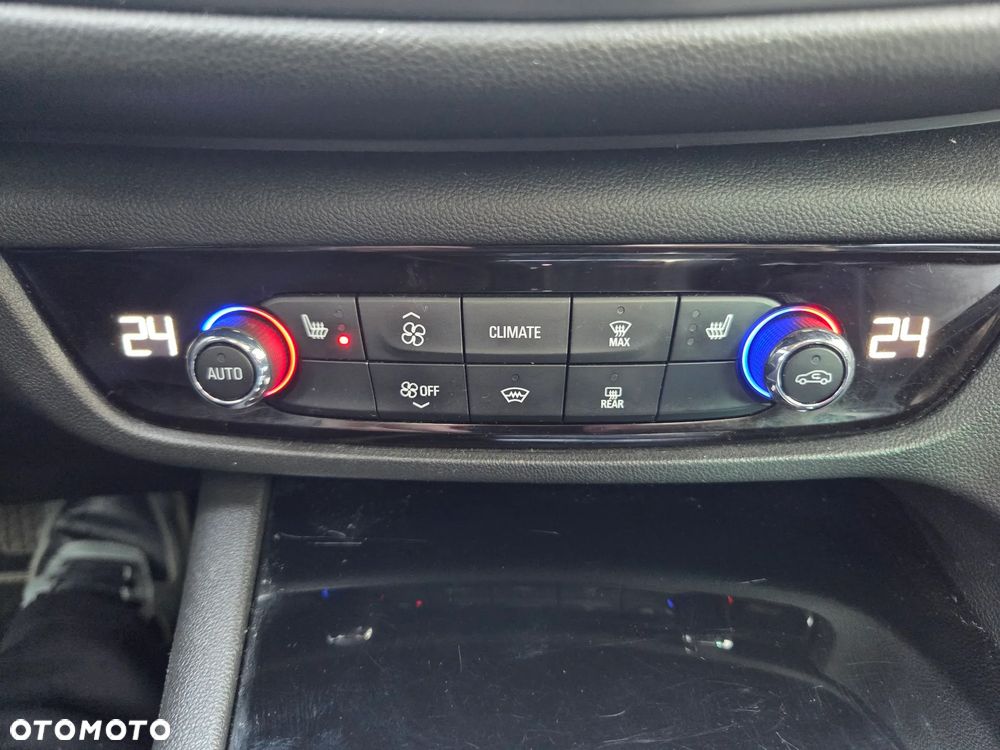 Opel Insignia 1.6 T Innovation S&S - 10