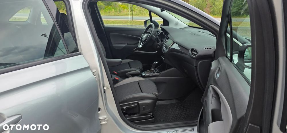 Opel Crossland X 1.2 T Design Line S&S - 23
