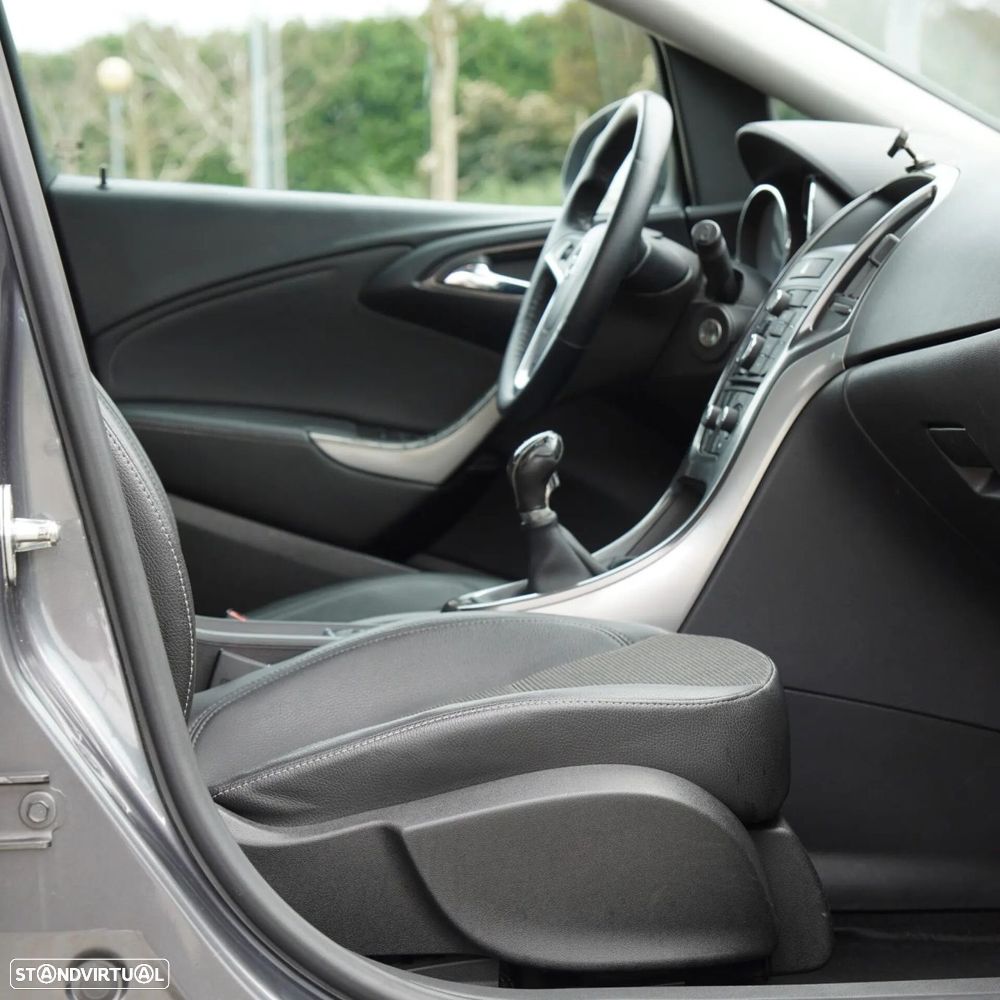 Opel Astra Caravan - 19