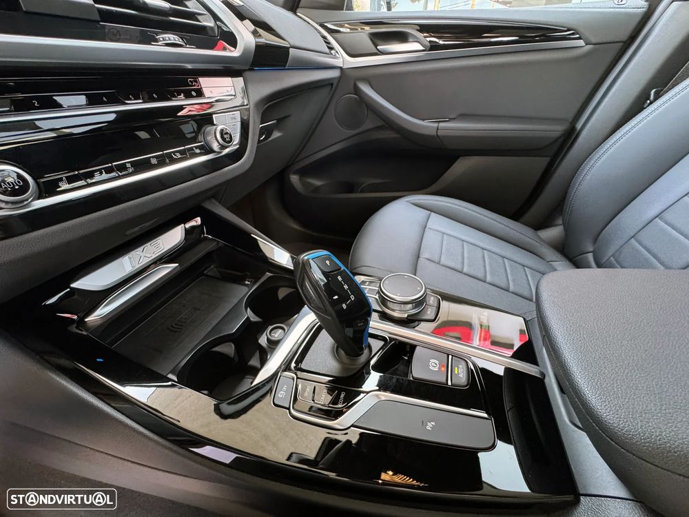 BMW iX3 Inspiring - 16