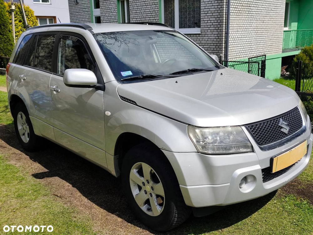 Suzuki Grand Vitara 2.0 Club - 10