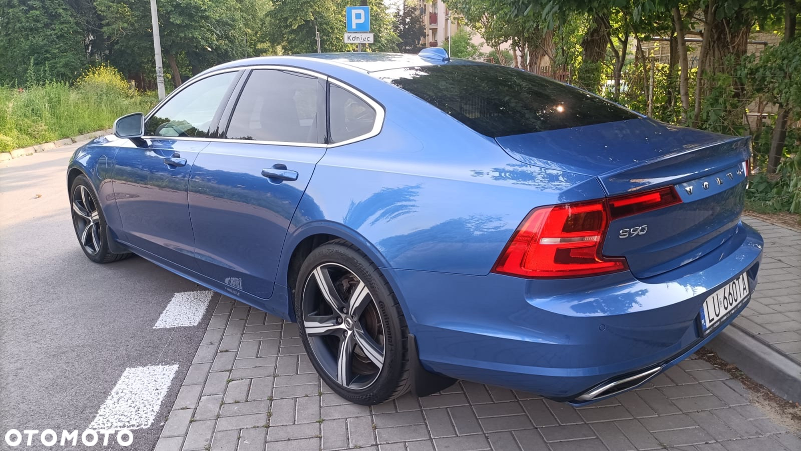 Volvo S90 T8 AWD Plug-In Hybrid R-Design - 4