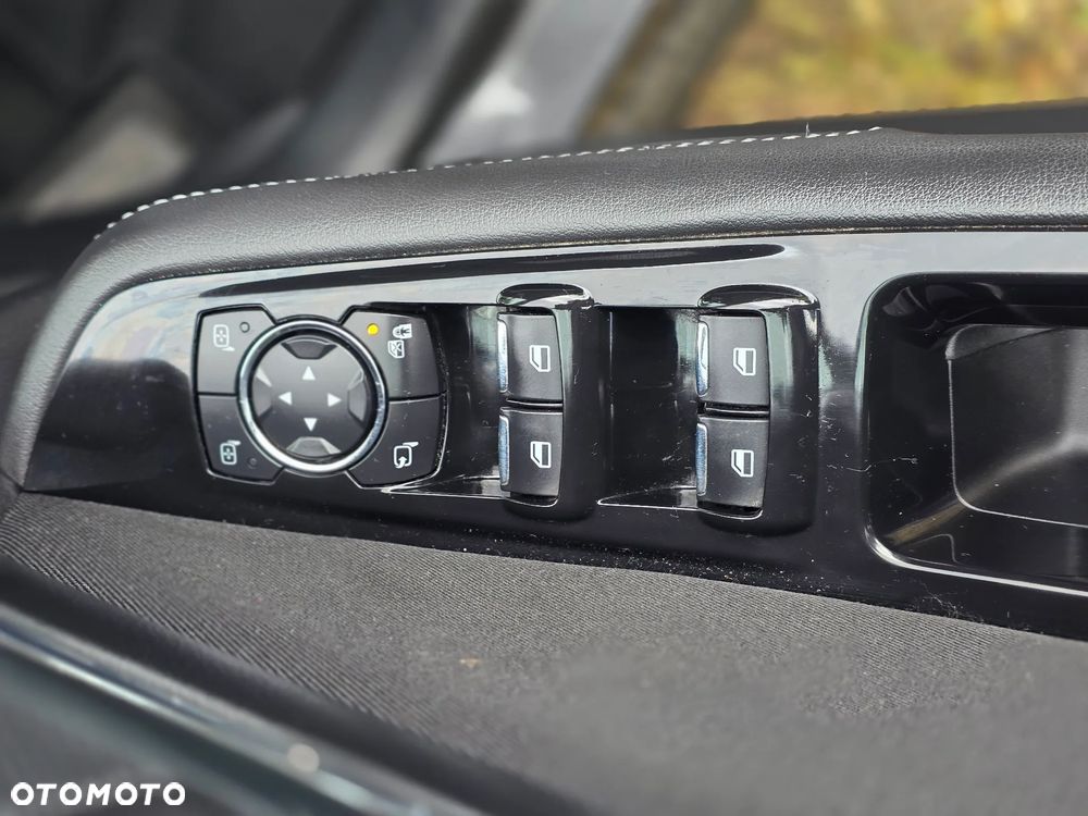 Ford S-Max 2.0 TDCi Titanium PowerShift - 13