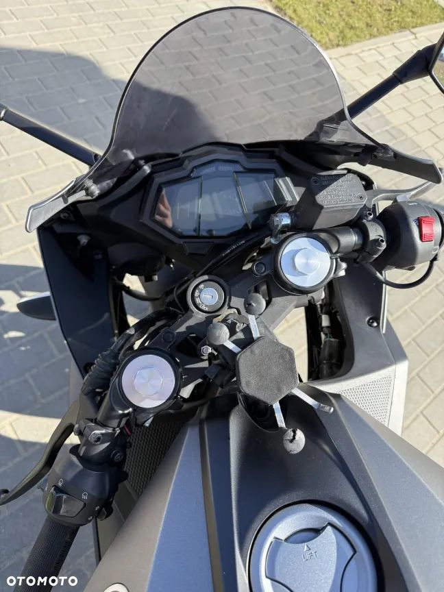 Yamaha YZF - 23