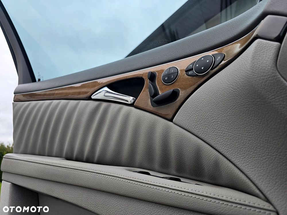 Mercedes-Benz Klasa E 320 CDI 4-Matic Avantgarde - 9