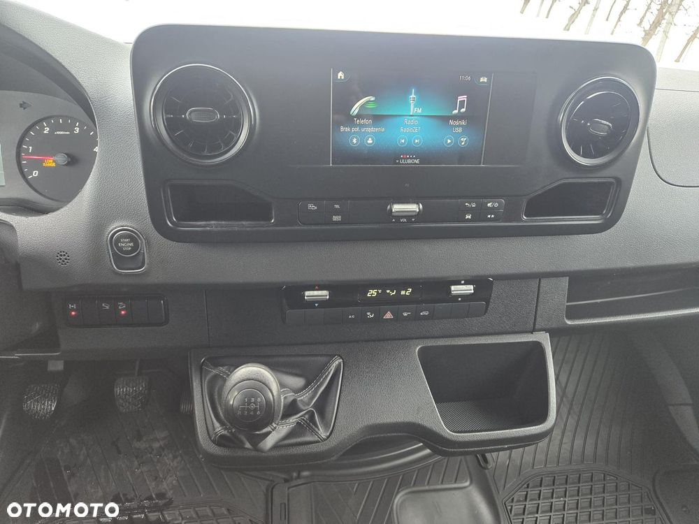 Mercedes-Benz Sprinter - 21