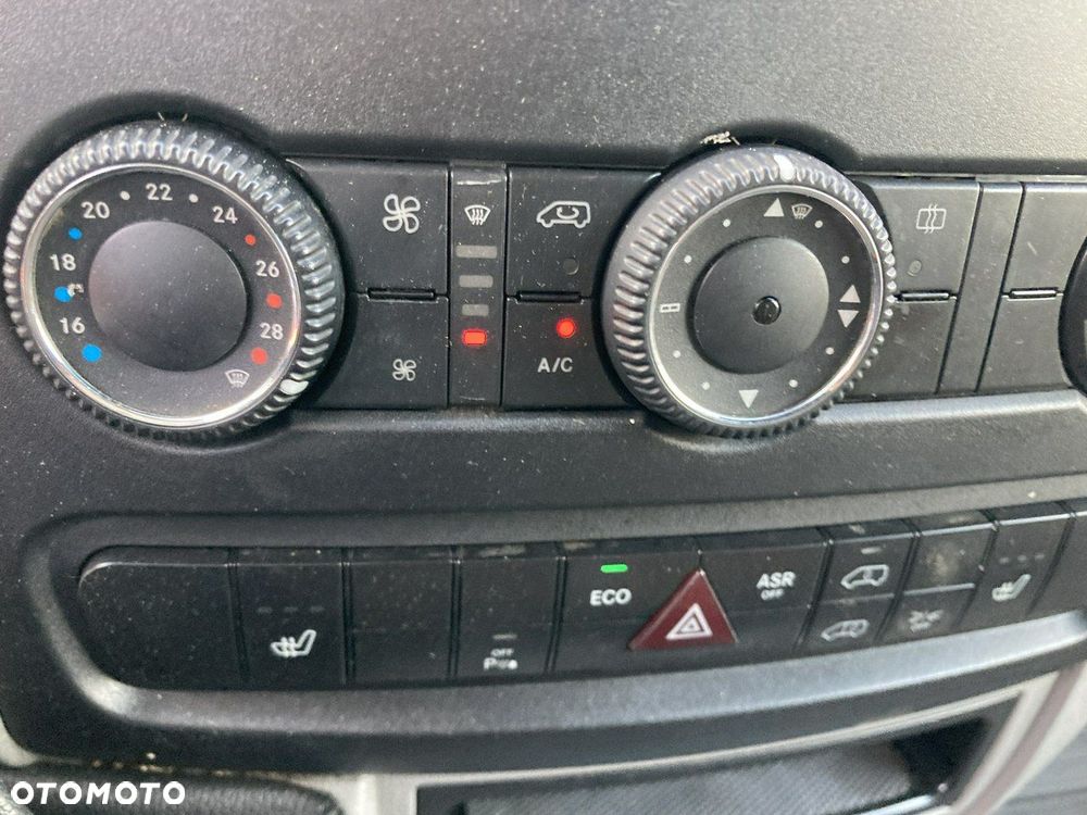 Mercedes-Benz Sprinter - 12