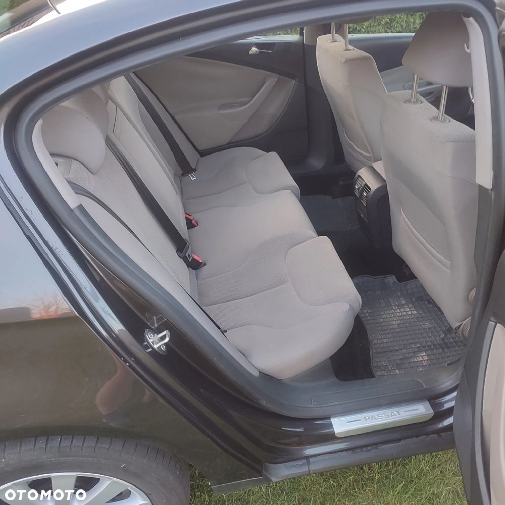 Volkswagen Passat - 7
