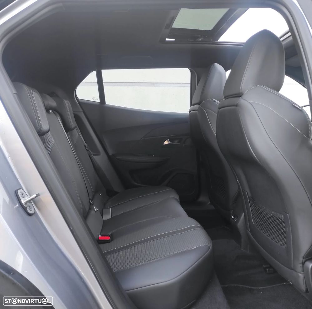 Peugeot e-2008 GT - 29