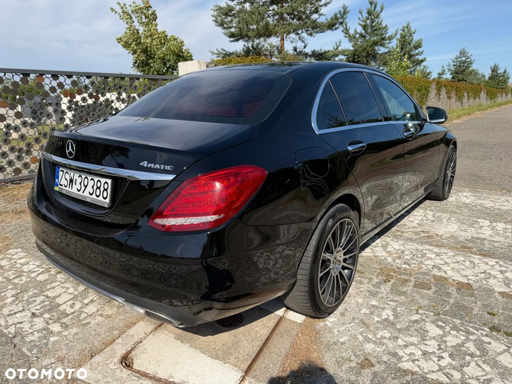 Mercedes-Benz Klasa C 300 9G-TRONIC - 2