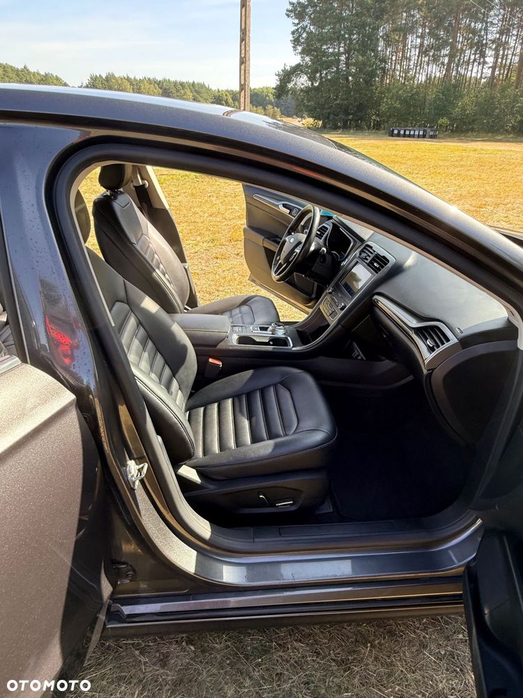 Ford Fusion - 10