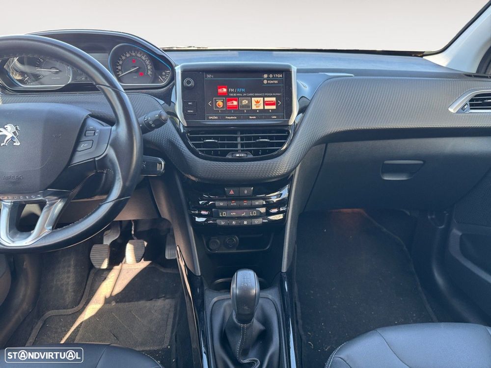 Peugeot 2008 1.2 PureTech Allure - 10