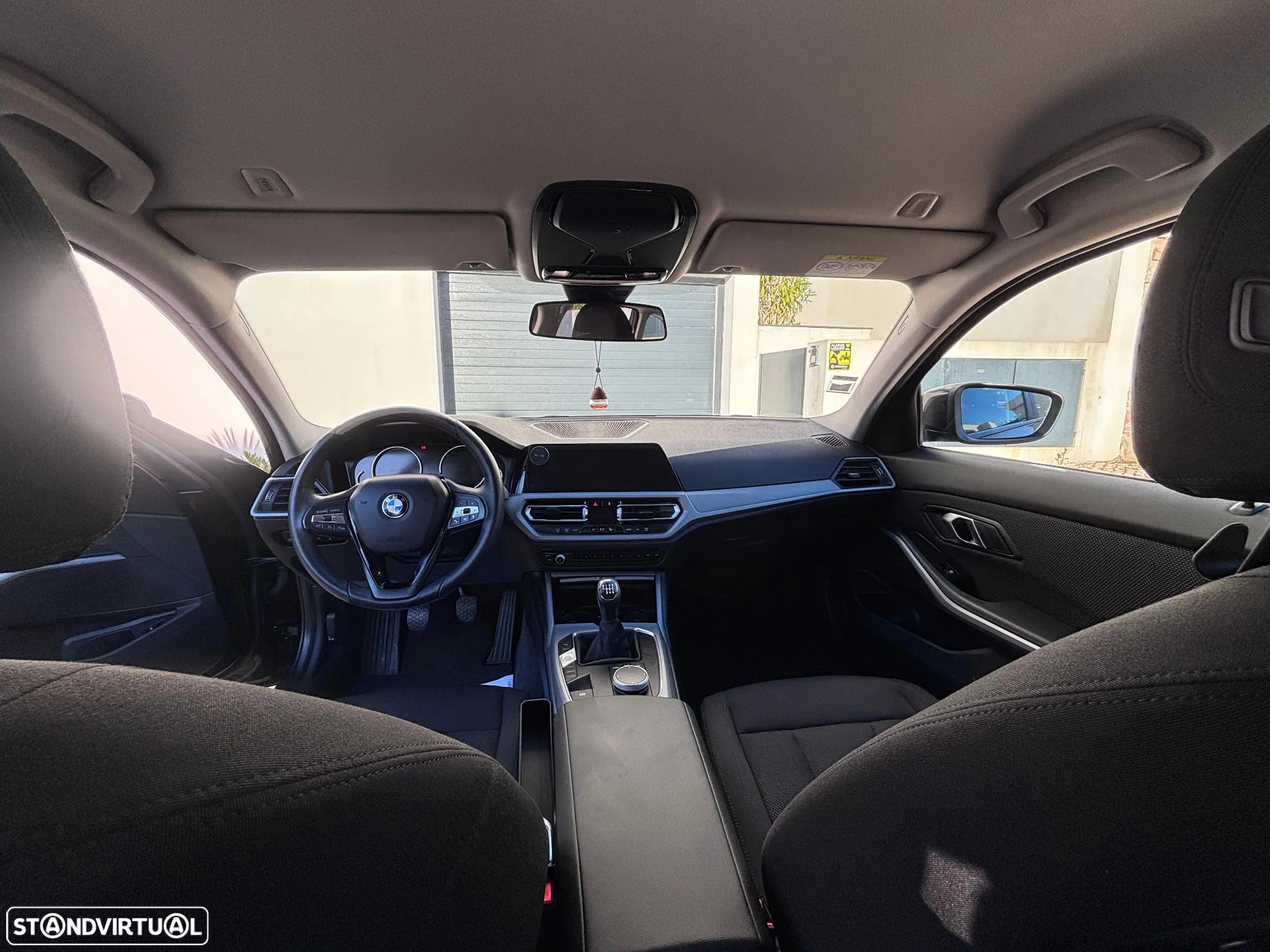 BMW 318 d Touring Essence - 9