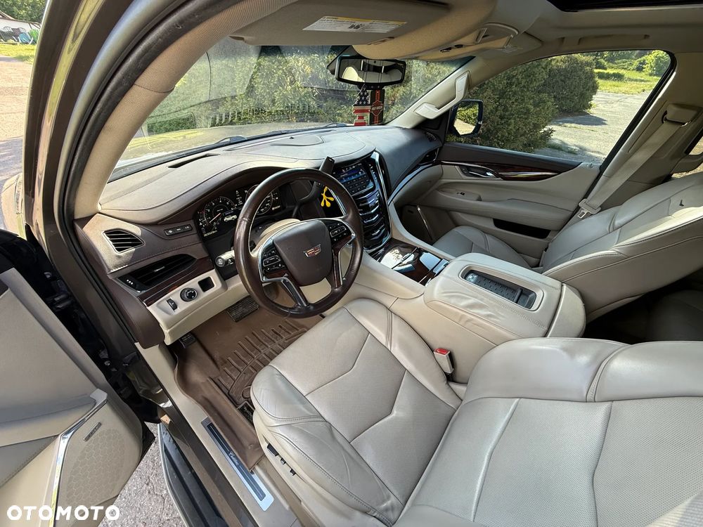 Cadillac Escalade - 10