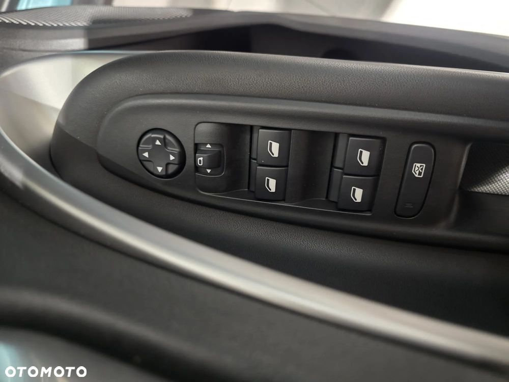 Jeep Avenger 1.2 T3 mHEV Altitude FWD eDCT6 - 15