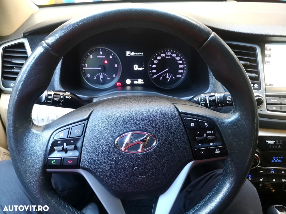 Hyundai Tucson 2.0 CRDI 4WD 6AT Premium+ - 33