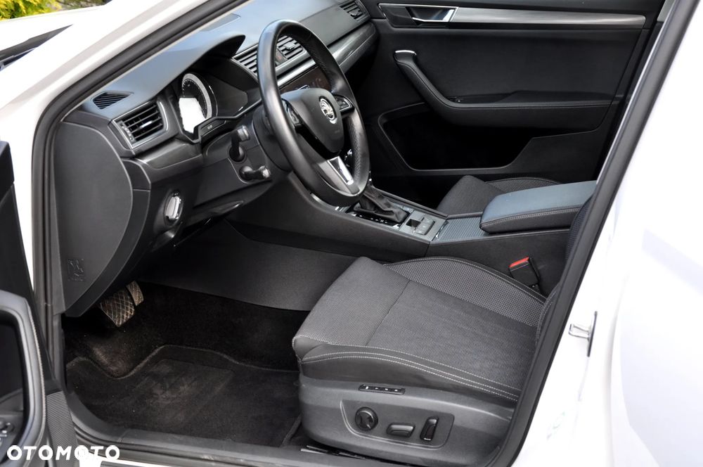 Skoda Superb 2.0 TDI DSG Premium Edition - 25