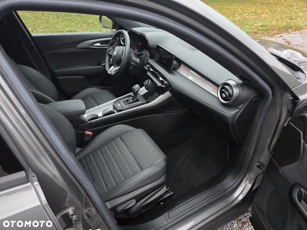 Alfa Romeo Tonale 1.5 T4 GSE mHEV TI DCT - 9