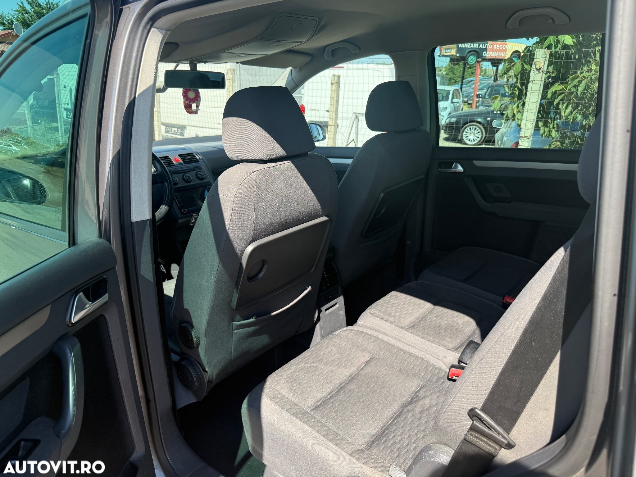 Volkswagen Touran 1.9 TDI DPF Trendline DSG - 12